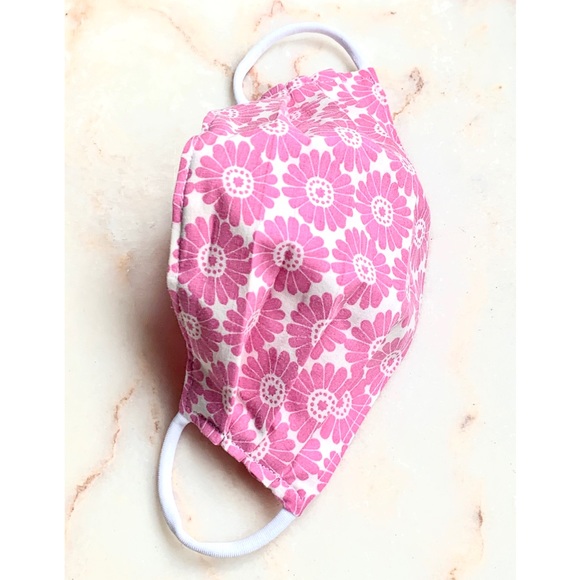 ( 1 LEFT ) ADULT CLOTH FACE MASK_PINK FLOWERS - Picture 2 of 9